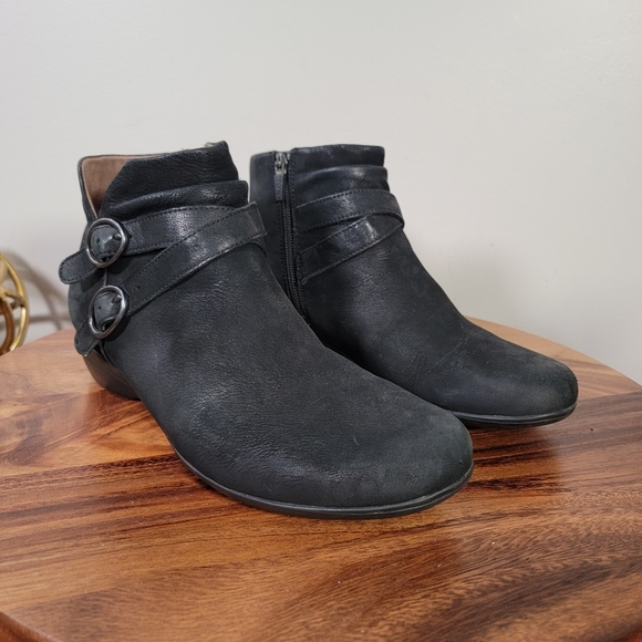 Dansko Black LeatherAnkle Boots with Buckle Detail Size 41 - Picture 8 of 16